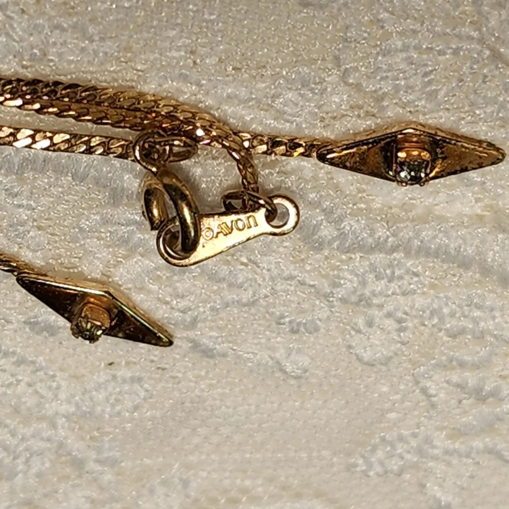 Vintage Avon Lot of 3 (2 Gold Toned Necklaces and a Bracelet)